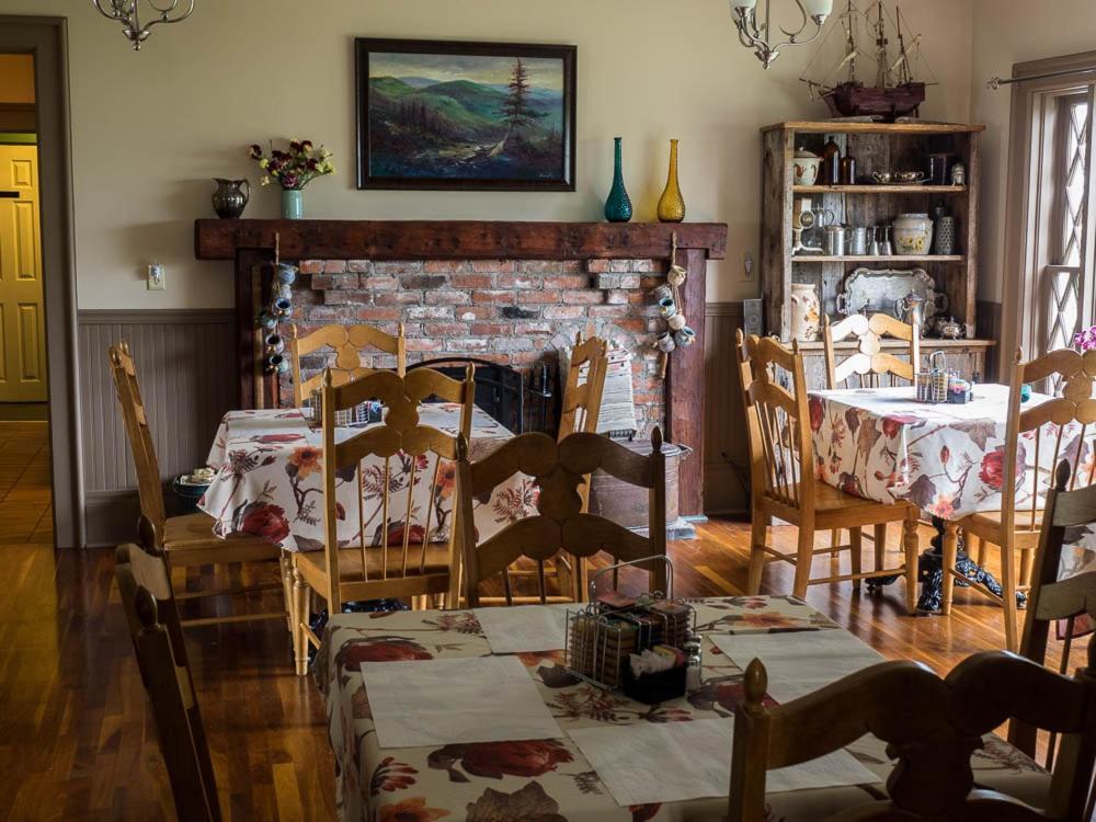 St. Martins Country Inn & Vaughan'S Restaurant 外观 照片